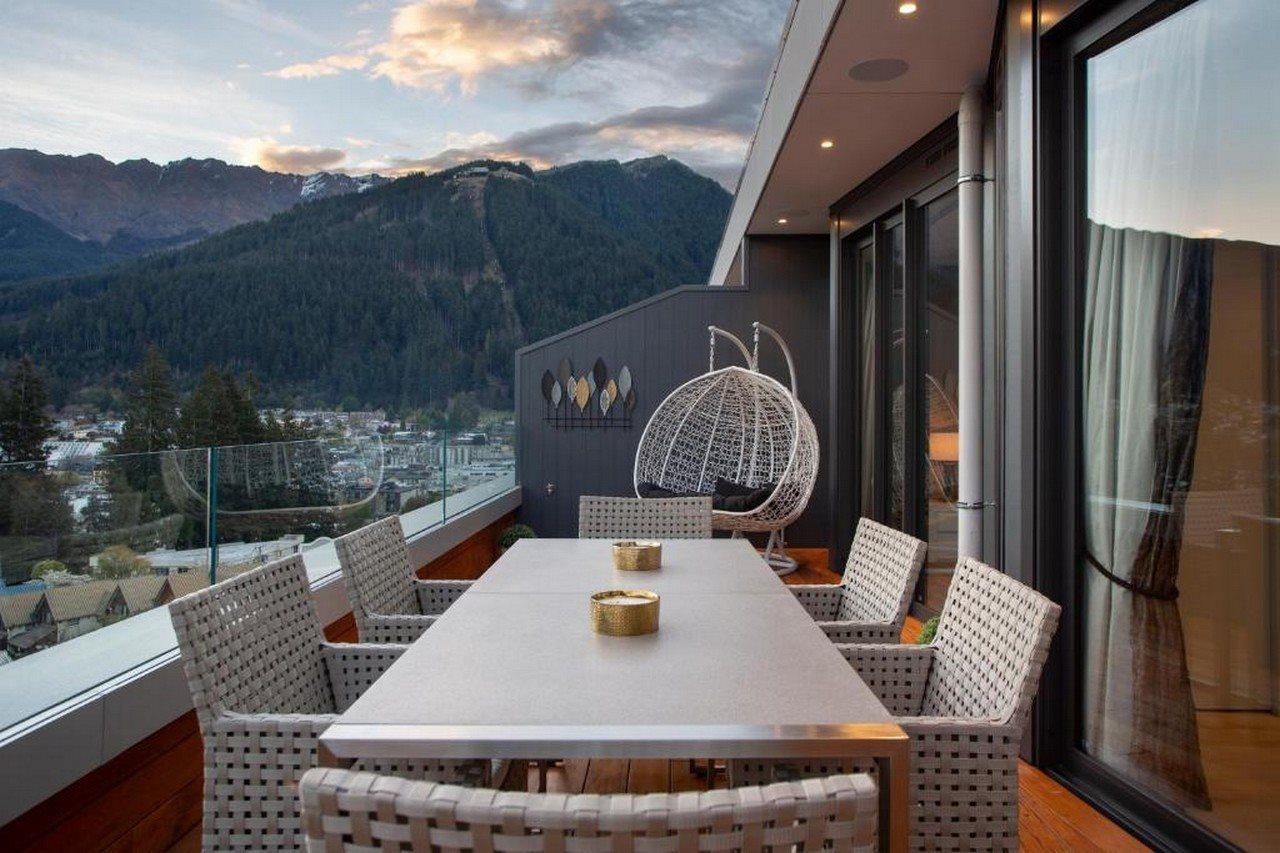 Ramada By Wyndham Queenstown Central Bagian luar foto