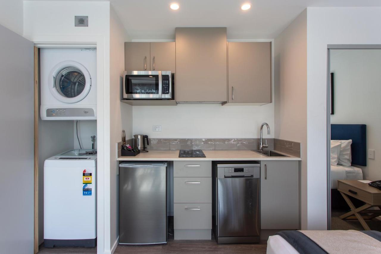 Ramada By Wyndham Queenstown Central Bagian luar foto