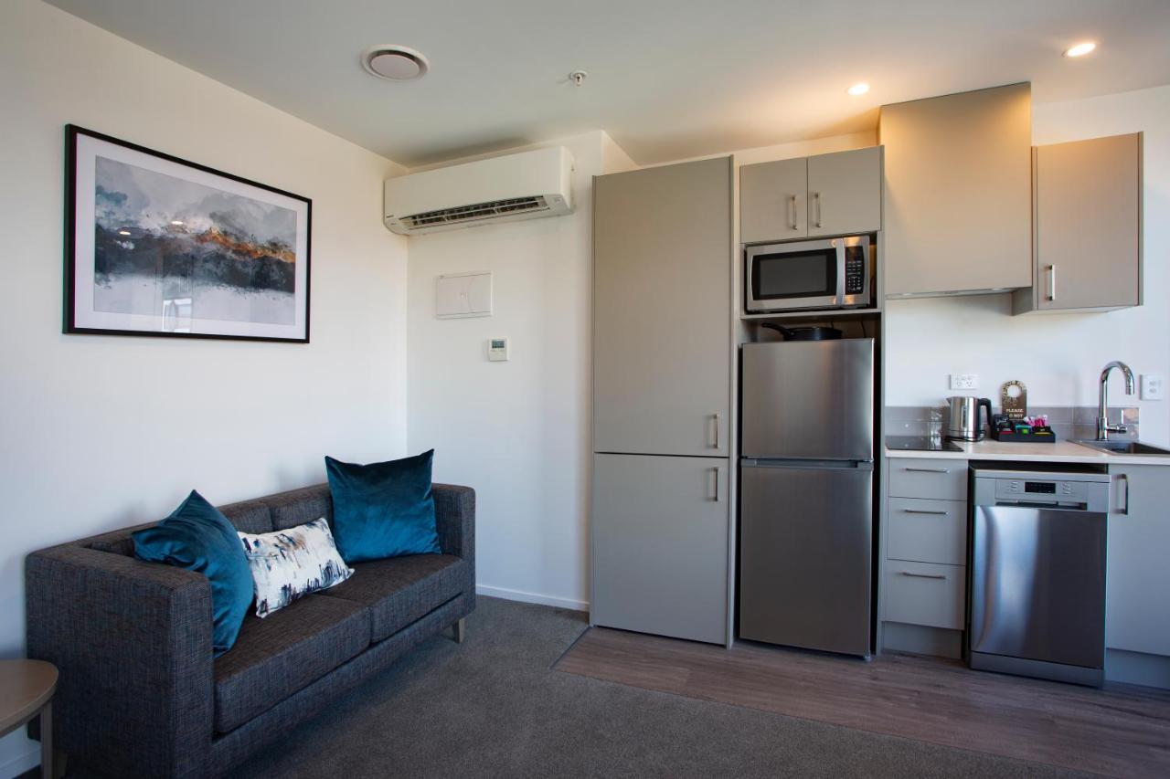 Ramada By Wyndham Queenstown Central Bagian luar foto