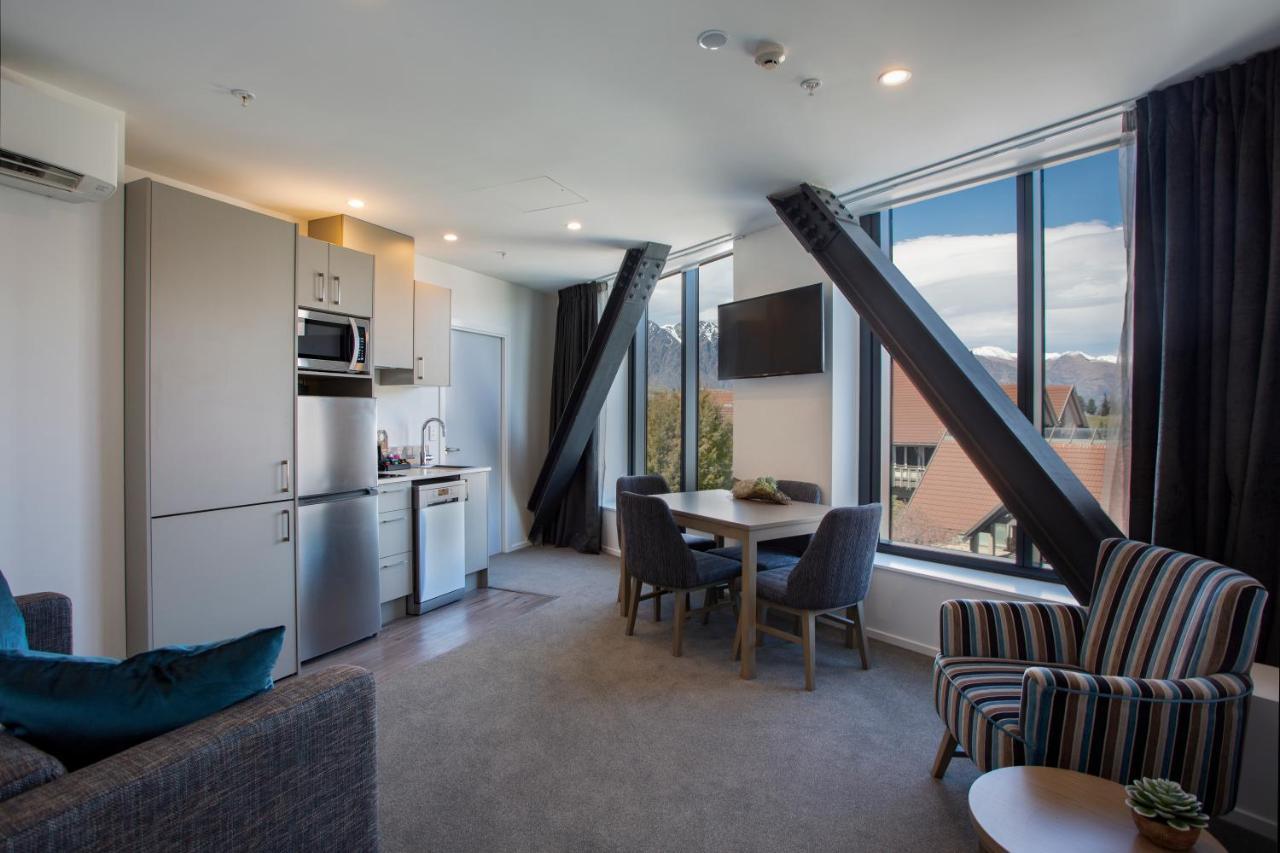 Ramada By Wyndham Queenstown Central Bagian luar foto