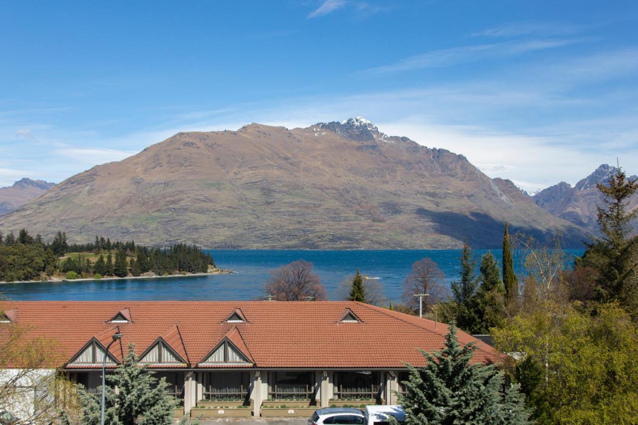 Ramada By Wyndham Queenstown Central Bagian luar foto
