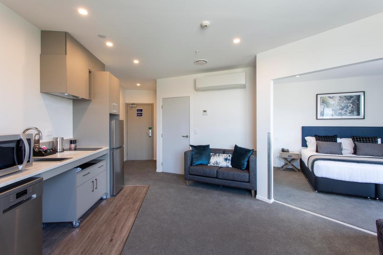 Ramada By Wyndham Queenstown Central Bagian luar foto