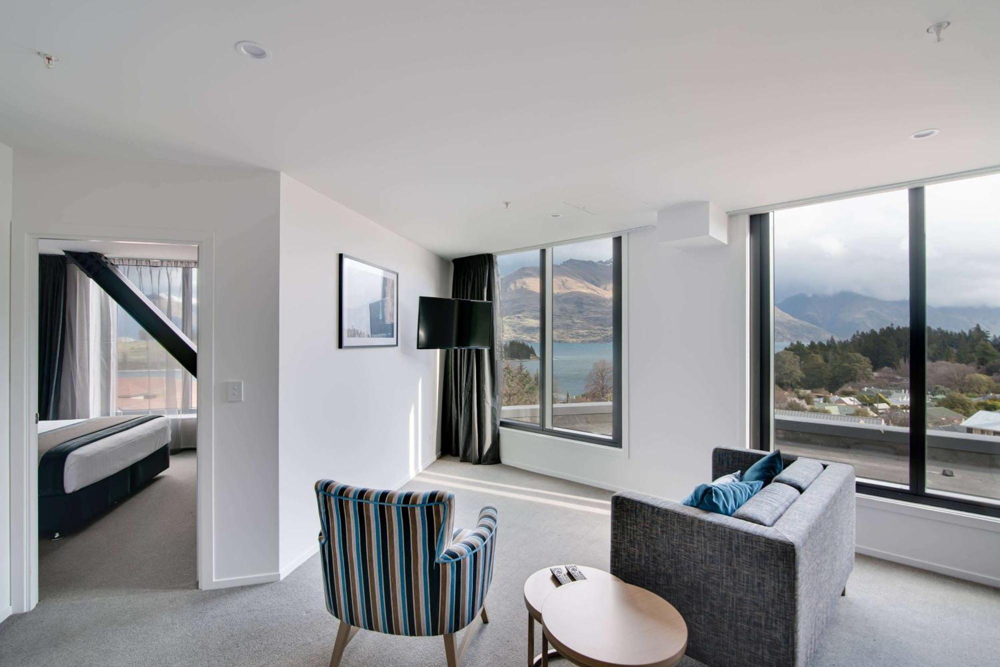 Ramada By Wyndham Queenstown Central Bagian luar foto