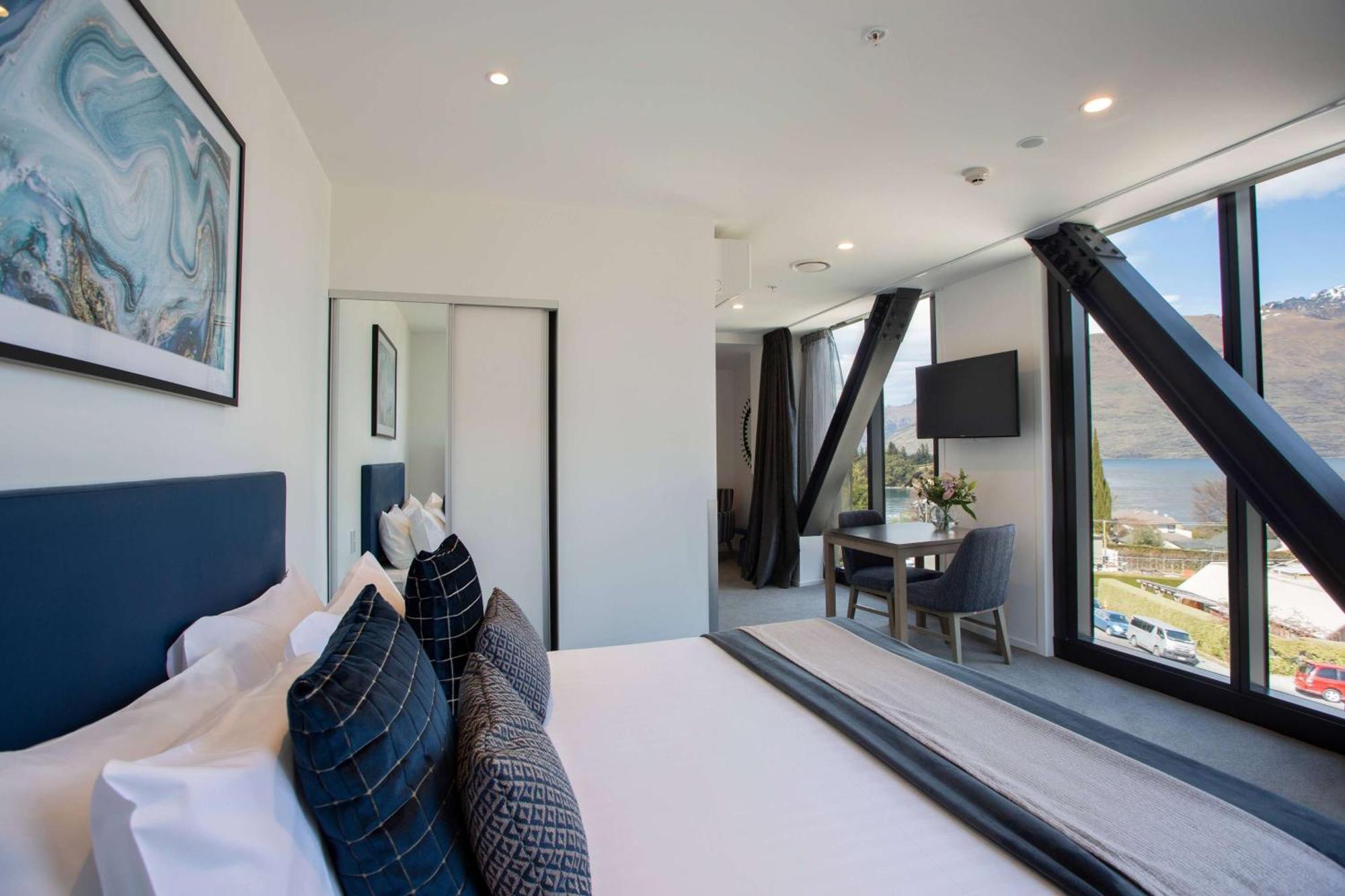 Ramada By Wyndham Queenstown Central Bagian luar foto