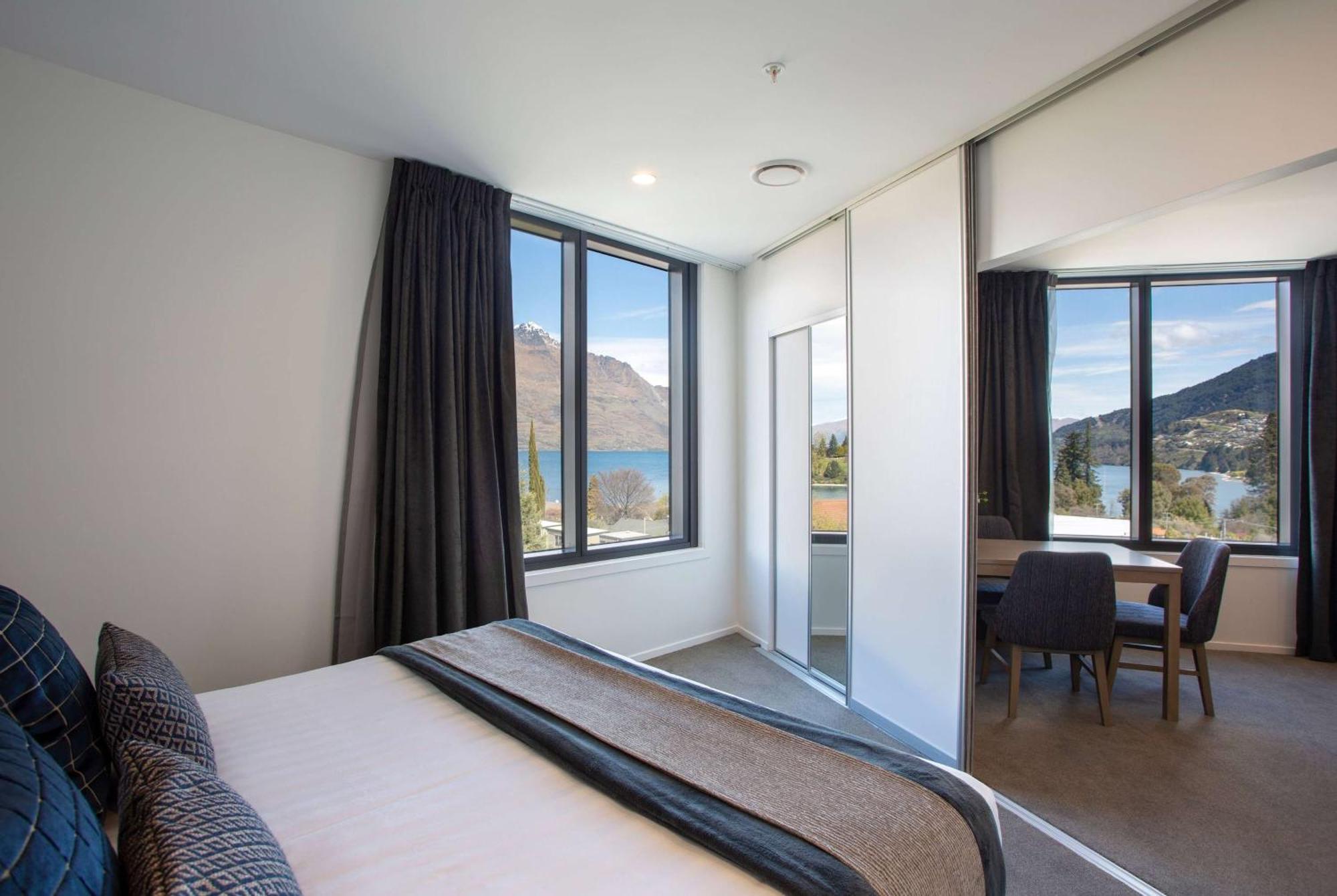 Ramada By Wyndham Queenstown Central Bagian luar foto