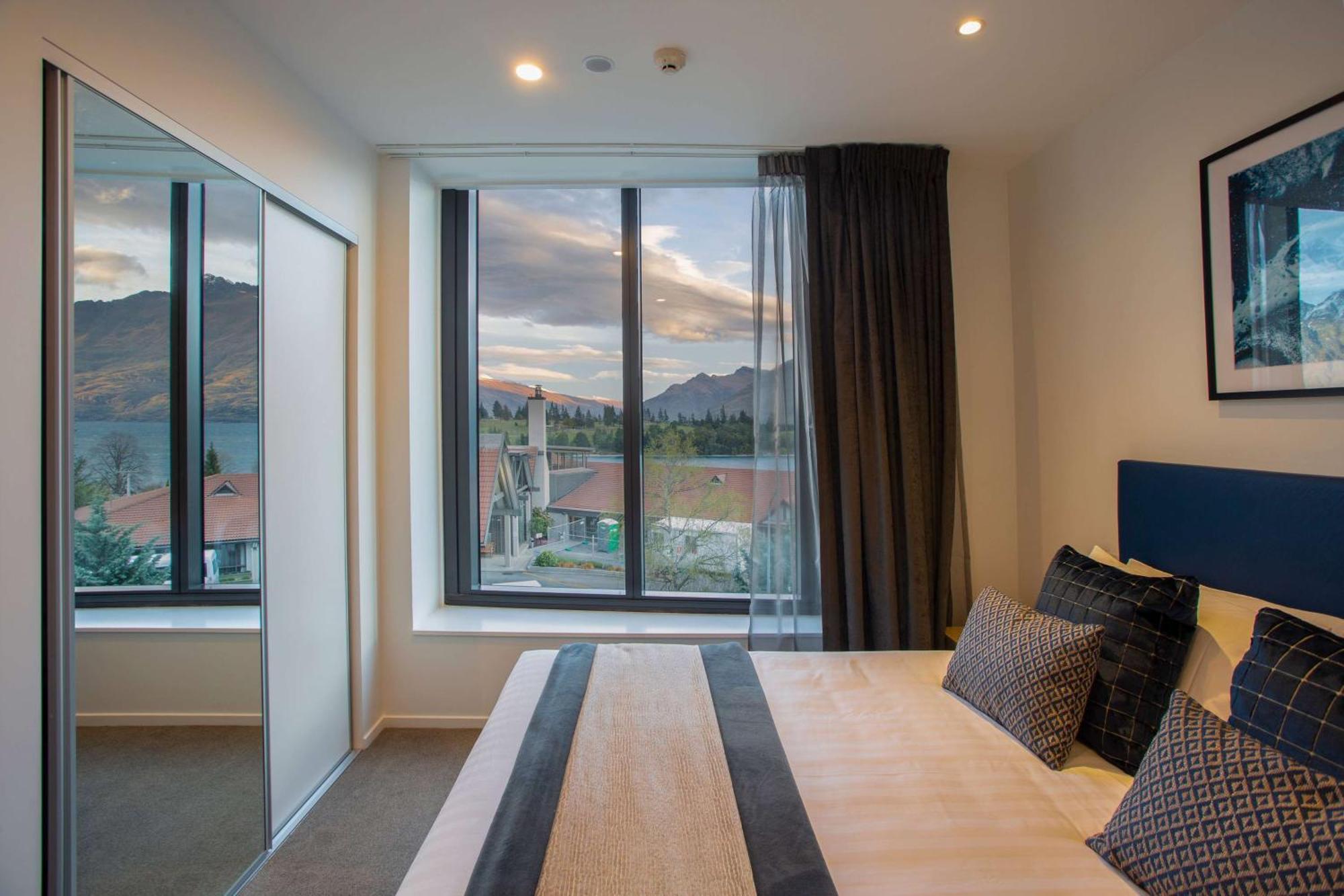 Ramada By Wyndham Queenstown Central Bagian luar foto