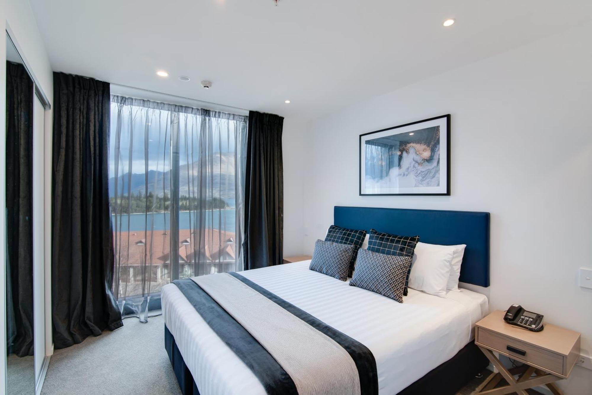 Ramada By Wyndham Queenstown Central Bagian luar foto