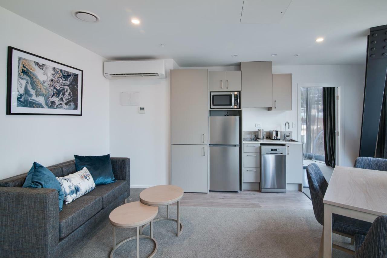 Ramada By Wyndham Queenstown Central Bagian luar foto