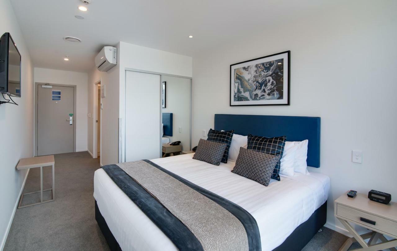 Ramada By Wyndham Queenstown Central Bagian luar foto